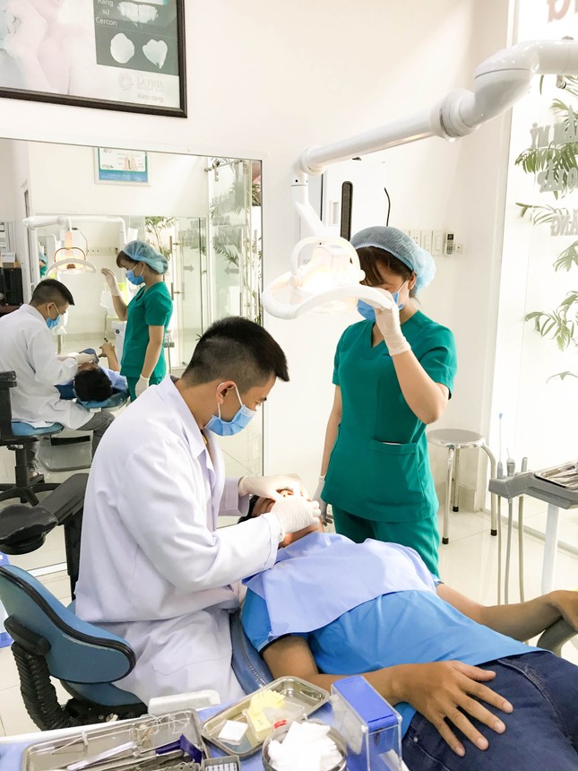 Tại sao đánh răng thường xuyên vẫn ê buốt răng?- Ảnh 3. Tại sao đánh răng thường xuyên vẫn ê buốt răng?- Ảnh 3.