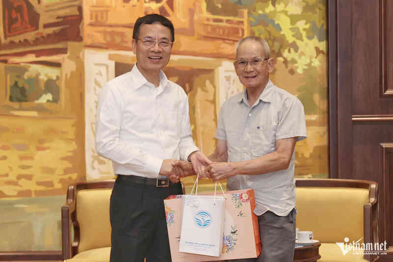 W-bo truong gap mat 0.jpg