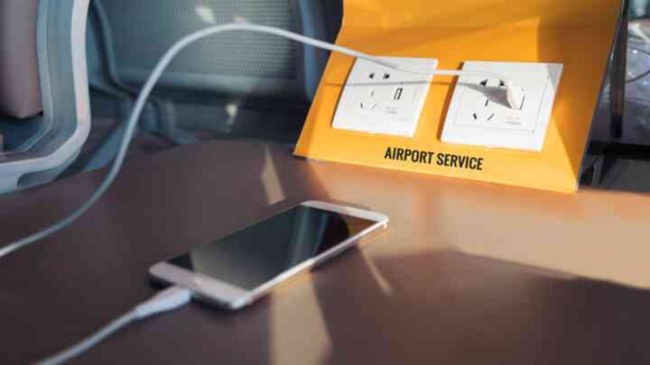 Mối nguy từ cổng sạc USB nơi công cộng