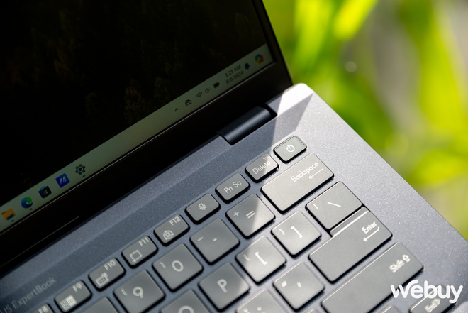 Cận cảnh ASUS ExpertBook B5 (B5404CMA): Laptop doanh nghiệp được tích hợp chip AI thì có gì nổi bật?- Ảnh 15. Cận cảnh ASUS ExpertBook B5 (B5404CMA): Laptop doanh nghiệp được tích hợp chip AI thì có gì nổi bật?- Ảnh 15.