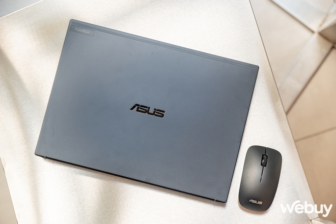Cận cảnh ASUS ExpertBook B5 (B5404CMA): Laptop doanh nghiệp được tích hợp chip AI thì có gì nổi bật?- Ảnh 32. Cận cảnh ASUS ExpertBook B5 (B5404CMA): Laptop doanh nghiệp được tích hợp chip AI thì có gì nổi bật?- Ảnh 32.