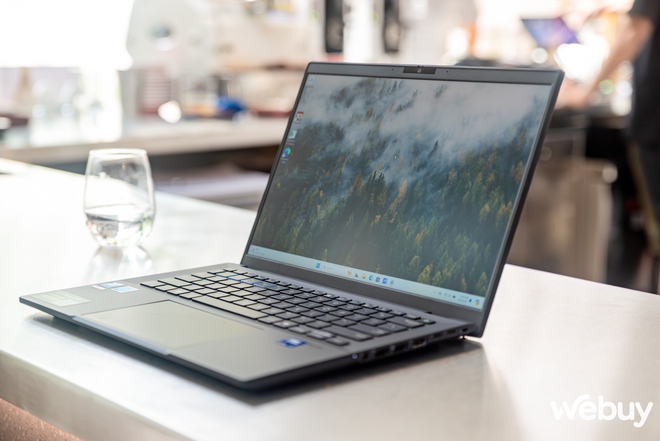 Cận cảnh ASUS ExpertBook B5 (B5404CMA): Laptop doanh nghiệp được tích hợp chip AI thì có gì nổi bật?- Ảnh 34. Cận cảnh ASUS ExpertBook B5 (B5404CMA): Laptop doanh nghiệp được tích hợp chip AI thì có gì nổi bật?- Ảnh 34.