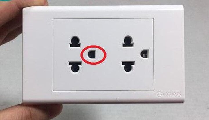 Những mẫu camera quay lén trong phòng thường gặp và cách phát hiện- Ảnh 2. Những mẫu camera quay lén trong phòng thường gặp và cách phát hiện- Ảnh 2.