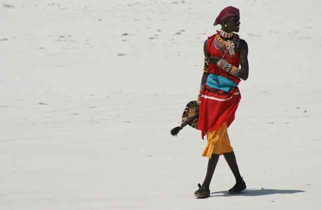 Sư tử thậm chí còn không sợ voi, vậy tại sao chúng lại sợ người Maasai? - Ảnh 3. Sư tử thậm chí còn không sợ voi, vậy tại sao chúng lại sợ người Maasai? - Ảnh 3.