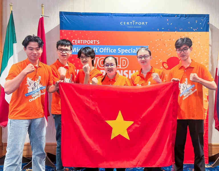 Vo dich tin hoc tuyen VN.jpg