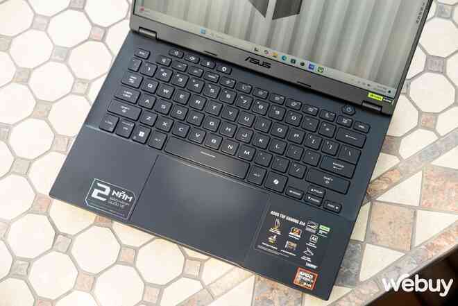 ASUS trình làng loạt laptop Gaming AI: Trái tim "khủng long" trong thân xác mỏng nhẹ, dùng chip AMD Ryzen AI, giá từ 45 triệu đồng- Ảnh 12. ASUS trình làng loạt laptop Gaming AI: Trái tim "khủng long" trong thân xác mỏng nhẹ, dùng chip AMD Ryzen AI, giá từ 45 triệu đồng- Ảnh 12.