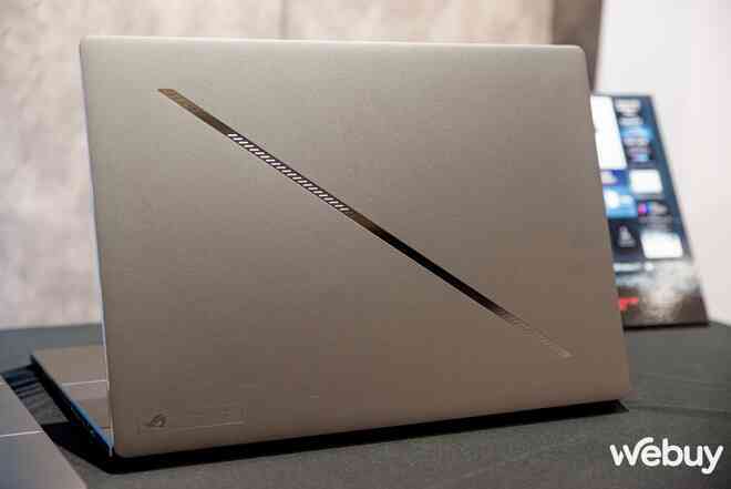 ASUS trình làng loạt laptop Gaming AI: Trái tim "khủng long" trong thân xác mỏng nhẹ, dùng chip AMD Ryzen AI, giá từ 45 triệu đồng- Ảnh 25. ASUS trình làng loạt laptop Gaming AI: Trái tim "khủng long" trong thân xác mỏng nhẹ, dùng chip AMD Ryzen AI, giá từ 45 triệu đồng- Ảnh 25.