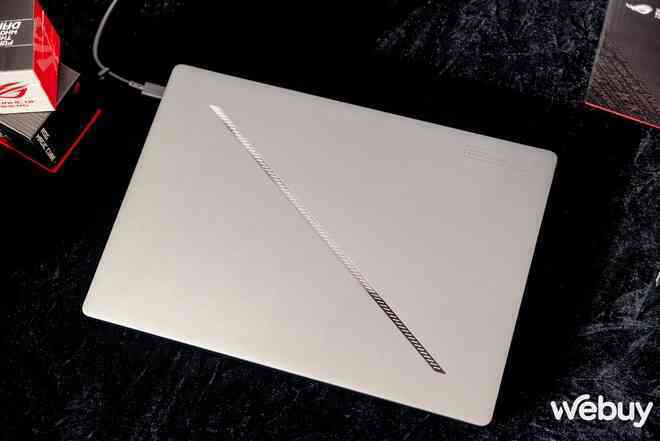 ASUS trình làng loạt laptop Gaming AI: Trái tim "khủng long" trong thân xác mỏng nhẹ, dùng chip AMD Ryzen AI, giá từ 45 triệu đồng- Ảnh 26. ASUS trình làng loạt laptop Gaming AI: Trái tim "khủng long" trong thân xác mỏng nhẹ, dùng chip AMD Ryzen AI, giá từ 45 triệu đồng- Ảnh 26.