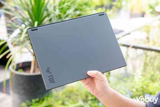 ASUS trình làng loạt laptop Gaming AI: Trái tim "khủng long" trong thân xác mỏng nhẹ, dùng chip AMD Ryzen AI, giá từ 45 triệu đồng- Ảnh 5. ASUS trình làng loạt laptop Gaming AI: Trái tim "khủng long" trong thân xác mỏng nhẹ, dùng chip AMD Ryzen AI, giá từ 45 triệu đồng- Ảnh 5.