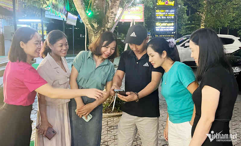 Chiến dịch ‘đi từng ngõ, gõ từng nhà’ thúc đẩy hoạt động Tổ công nghệ số cộng đồng