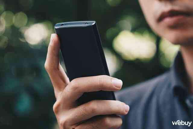 Trên tay Nokia 105 4G Pro - điện thoại Trên tay Nokia 105 4G Pro - điện thoại