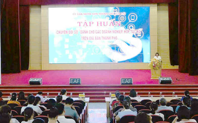 Thành phố Yên Bái tập huấn chuyển đổi số cho 185 doanh nghiệp, hợp tác xã