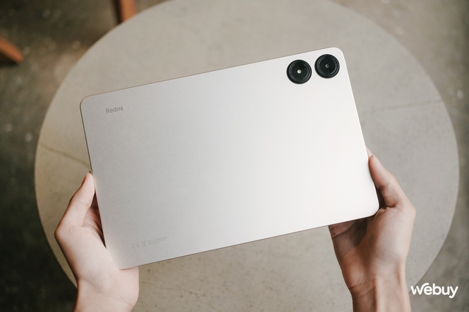 Xiaomi ra mắt máy tính bảng 5G giá rẻ: Màn hình 12,1 inch, chip Snapdragon 7s Gen 2, pin 10.000mAh- Ảnh 4. Xiaomi ra mắt máy tính bảng 5G giá rẻ: Màn hình 12,1 inch, chip Snapdragon 7s Gen 2, pin 10.000mAh- Ảnh 4.
