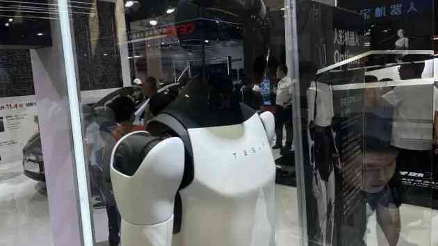 Robot hình người của Tesla ‘chỉ còn là cái tên’ trong sự kiện tại Trung Quốc