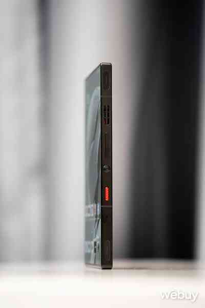 Trải nghiệm REDMAGIC 9S Pro: Điểm Antutu top đầu, quạt tản nhiệt hàng xịn, pin to gấp đôi iPhone 15 Pro- Ảnh 4. Trải nghiệm REDMAGIC 9S Pro: Điểm Antutu top đầu, quạt tản nhiệt hàng xịn, pin to gấp đôi iPhone 15 Pro- Ảnh 4.