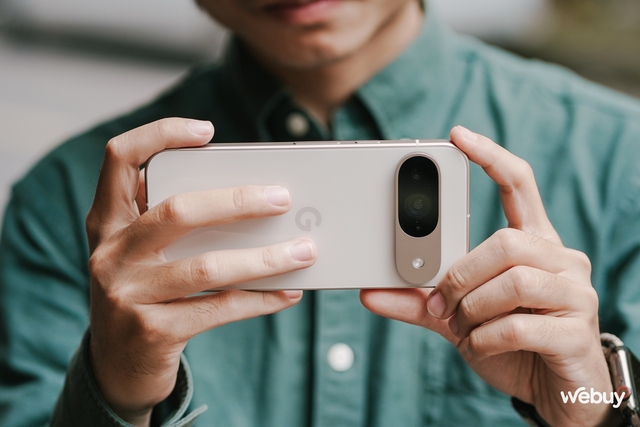 Trên tay Pixel 9: Thiết kế mới quá đẹp, chip Tensor G4 hơi yếu nhưng Android gốc dùng cực mượt, pin 4.700mAh, giá 22 triệu đồng- Ảnh 13. Trên tay Pixel 9: Thiết kế mới quá đẹp, chip Tensor G4 hơi yếu nhưng Android gốc dùng cực mượt, pin 4.700mAh, giá 22 triệu đồng- Ảnh 13.