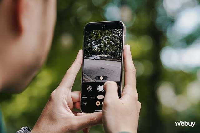 Trên tay Pixel 9: Thiết kế mới quá đẹp, chip Tensor G4 hơi yếu nhưng Android gốc dùng cực mượt, pin 4.700mAh, giá 22 triệu đồng- Ảnh 5. Trên tay Pixel 9: Thiết kế mới quá đẹp, chip Tensor G4 hơi yếu nhưng Android gốc dùng cực mượt, pin 4.700mAh, giá 22 triệu đồng- Ảnh 5.