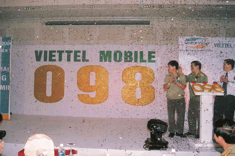 Anh tu lieu vien thong buu dien di dong 1.jpg
