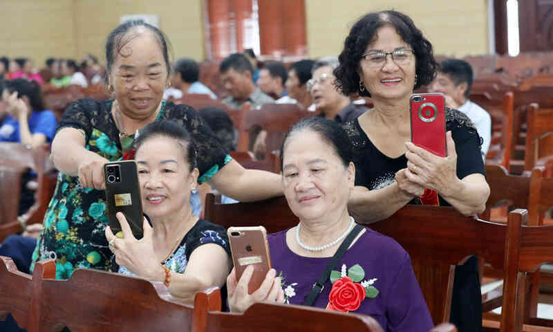 Bậc cao niên Bắc Giang bắt nhịp công nghệ số