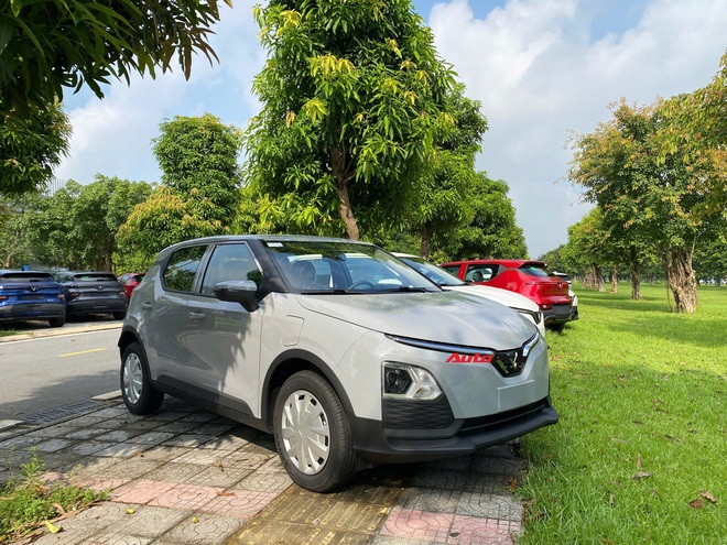 VinFast VF 5 Plus lộ bản mới: Giá thấp hơn 8 triệu đồng, mâm sắt cỡ nhỏ, phối màu sơn kiểu khác- Ảnh 6. VinFast VF 5 Plus lộ bản mới: Giá thấp hơn 8 triệu đồng, mâm sắt cỡ nhỏ, phối màu sơn kiểu khác- Ảnh 6.