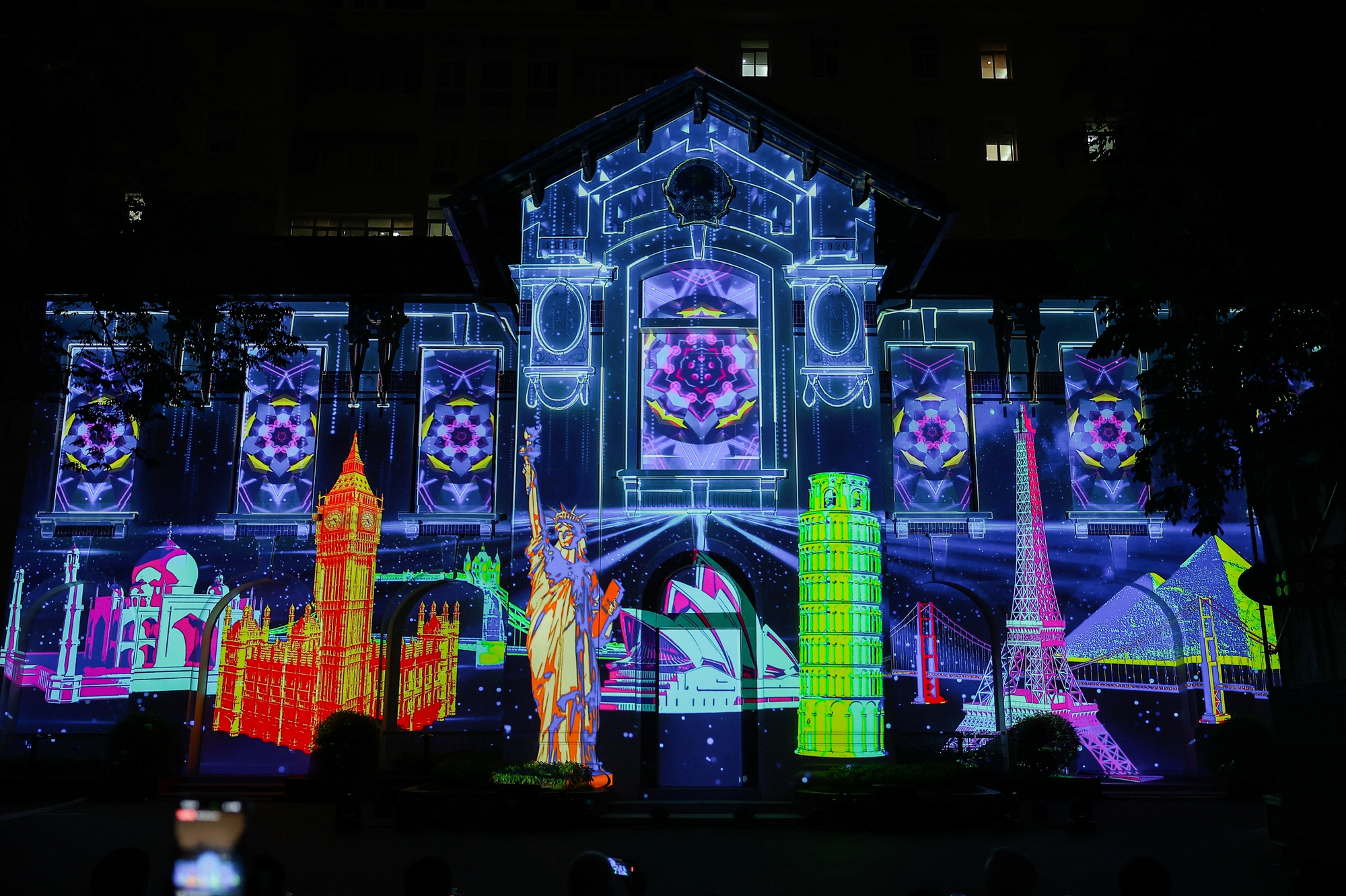 Ấn tượng trình chiếu 3D Mapping nhân kỷ niệm 79 năm ngành Thông tin và Truyền thông- Ảnh 15. Ấn tượng trình chiếu 3D Mapping nhân kỷ niệm 79 năm ngành Thông tin và Truyền thông- Ảnh 15.