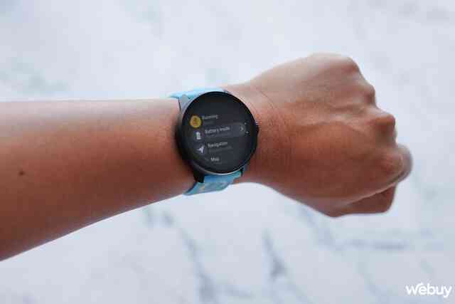 Cận cảnh Suunto Race S: Đồng hồ thể thao đa năng, thiết kế tinh gọn, dành cho người đam mê vận động