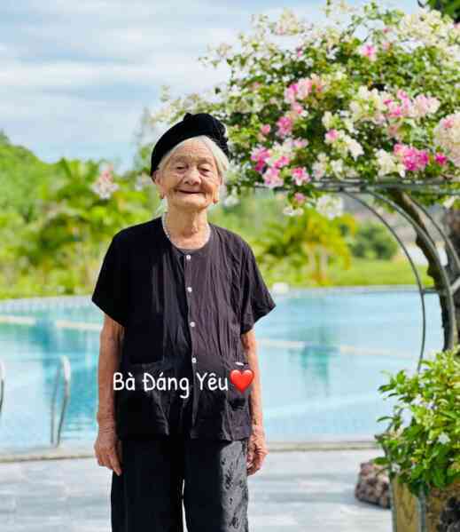 Cụ bà U100 nổi nhất làng pickleball lúc này: Sáng tập gym, chiều chạy bộ, con cháu theo hoài không kịp!- Ảnh 13. Cụ bà U100 nổi nhất làng pickleball lúc này: Sáng tập gym, chiều chạy bộ, con cháu theo hoài không kịp!- Ảnh 13.