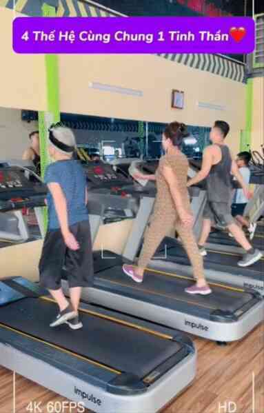 Cụ bà U100 nổi nhất làng pickleball lúc này: Sáng tập gym, chiều chạy bộ, con cháu theo hoài không kịp!- Ảnh 7. Cụ bà U100 nổi nhất làng pickleball lúc này: Sáng tập gym, chiều chạy bộ, con cháu theo hoài không kịp!- Ảnh 7.