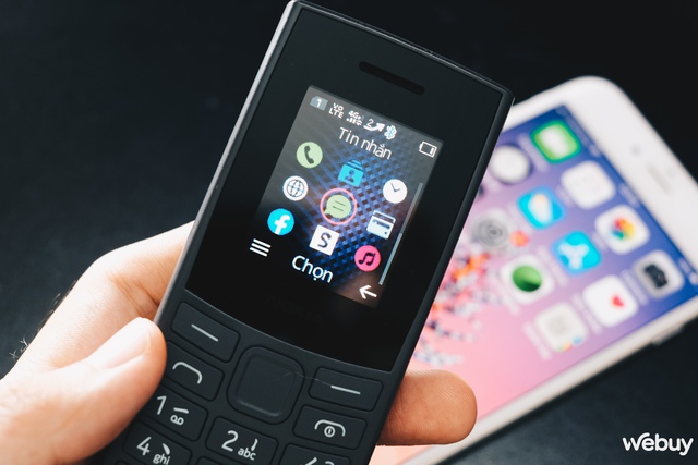 "Cục gạch 4G" Nokia mới và iPhone 10 năm tuổi: Với vài trăm nghìn đồng, lựa chọn nào trong thời điểm sóng 2G sắp bị cắt?- Ảnh 14. "Cục gạch 4G" Nokia mới và iPhone 10 năm tuổi: Với vài trăm nghìn đồng, lựa chọn nào trong thời điểm sóng 2G sắp bị cắt?- Ảnh 14.
