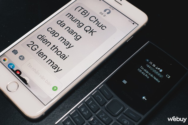 "Cục gạch 4G" Nokia mới và iPhone 10 năm tuổi: Với vài trăm nghìn đồng, lựa chọn nào trong thời điểm sóng 2G sắp bị cắt?- Ảnh 4. "Cục gạch 4G" Nokia mới và iPhone 10 năm tuổi: Với vài trăm nghìn đồng, lựa chọn nào trong thời điểm sóng 2G sắp bị cắt?- Ảnh 4.