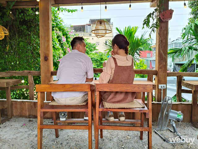 Đi cà phê chụp ảnh với 'người thương' bị lỗi, cánh 'mày râu' tìm ra cách sửa bằng AI- Ảnh 2. Đi cà phê chụp ảnh với 'người thương' bị lỗi, cánh 'mày râu' tìm ra cách sửa bằng AI- Ảnh 2.