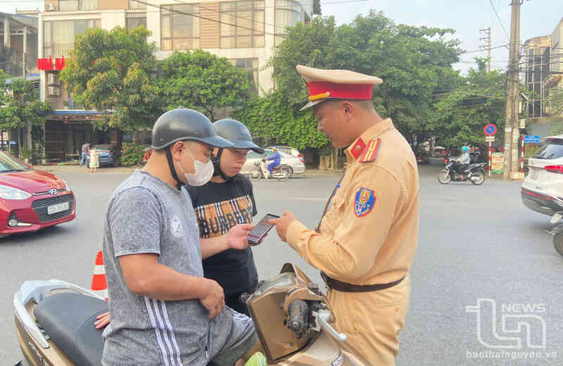 Kiểm tra, xử lý vi phạm giao thông qua ứng dụng VNeID: 