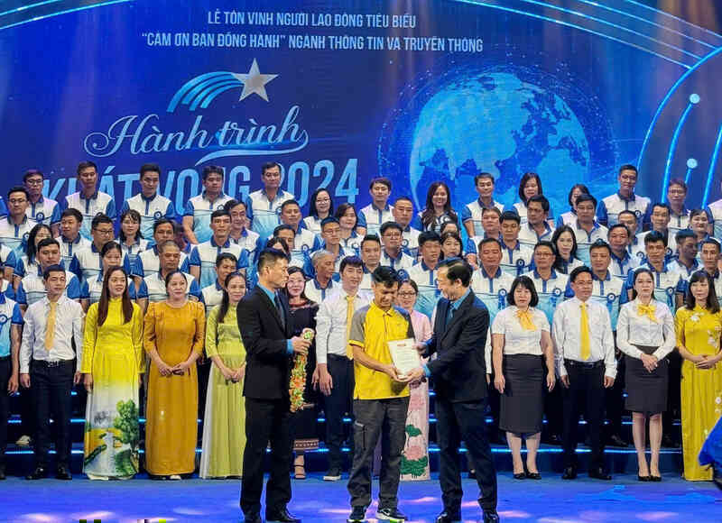 Truyền thống ngành tiếp sức giúp người lao động bưu chính vượt khó