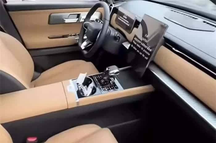 Mẫu SUV mới khiến truyền thông dậy sóng: Thiết kế giống Range Rover, giá quy đổi rẻ hơn Morning và i10- Ảnh 4. Mẫu SUV mới khiến truyền thông dậy sóng: Thiết kế giống Range Rover, giá quy đổi rẻ hơn Morning và i10- Ảnh 4.