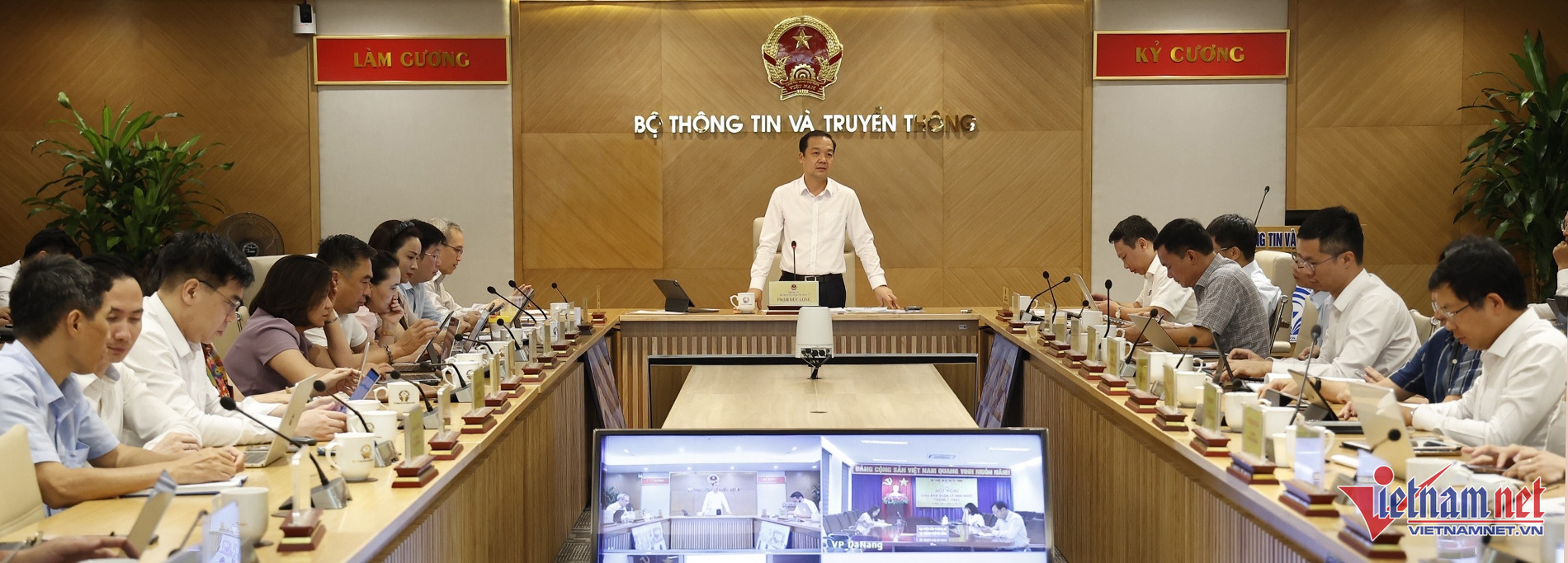 Giải quyết 3 vấn đề trong huấn luyện trợ lý ảo diện hẹp các lĩnh vực TT&TT