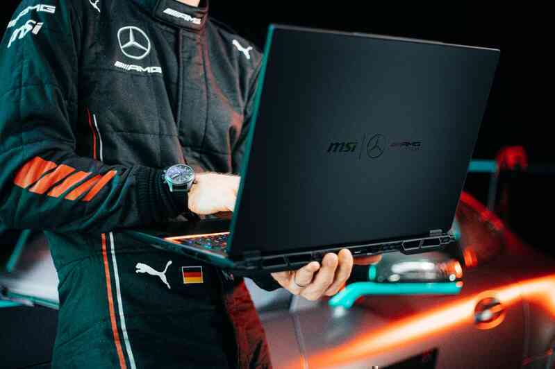 Laptop MSI Stealth 18 & Stealth 16 phiên bản giới hạn chính thức có mặt tại Việt Nam