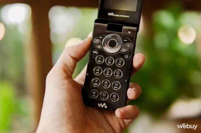 16 năm trước fan Sony Ericsson "mơ" về combo nghe nhạc này, giá bán còn đắt hơn iPhone cùng thời- Ảnh 14. 16 năm trước fan Sony Ericsson "mơ" về combo nghe nhạc này, giá bán còn đắt hơn iPhone cùng thời- Ảnh 14.
