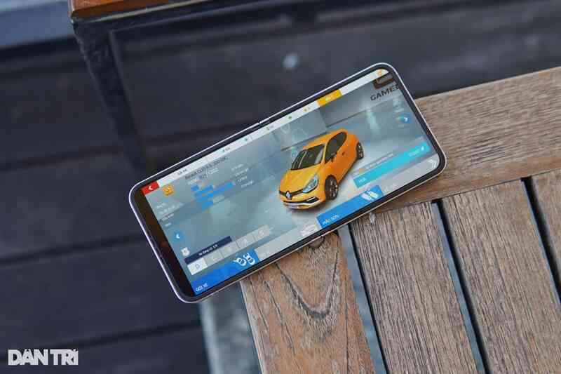 Đánh giá Galaxy Z Flip6: Thiết kế gọn nhẹ, camera AI nhiều tính năng - 8