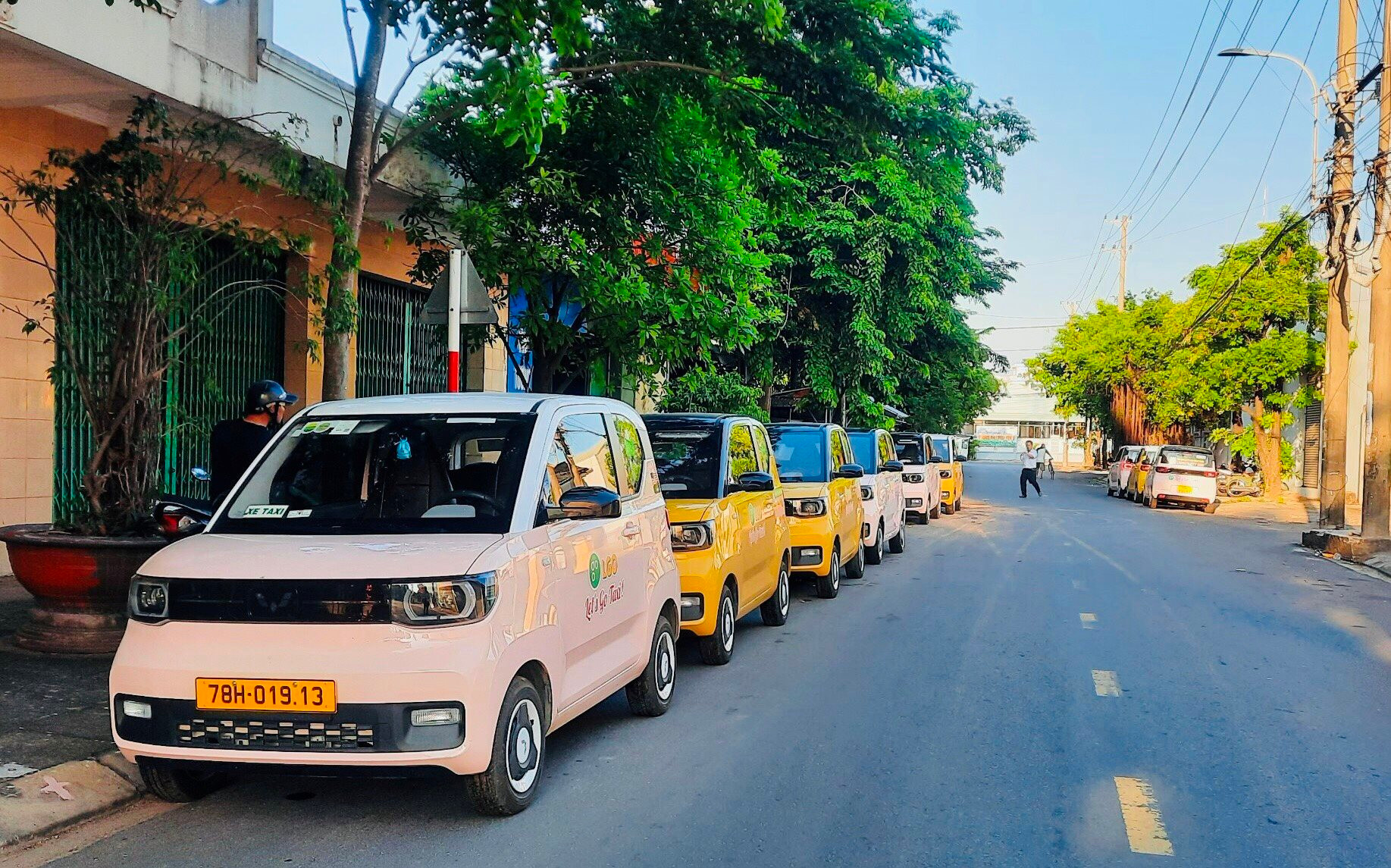 Hãng taxi vừa mua 600 chiếc VinFast VF 3 của ông Phạm Nhật Vượng thông báo tuyển dụng 100 tài xế, mở rộng phạm vi hoạt động- Ảnh 3. Hãng taxi vừa mua 600 chiếc VinFast VF 3 của ông Phạm Nhật Vượng thông báo tuyển dụng 100 tài xế, mở rộng phạm vi hoạt động- Ảnh 3.