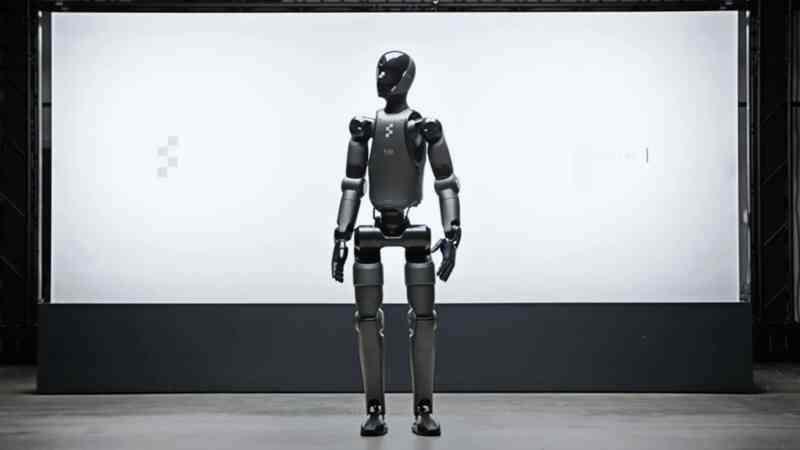 Robot hình người tích hợp ChatGPT xuất hiện trong nhà máy lắp xe sang
