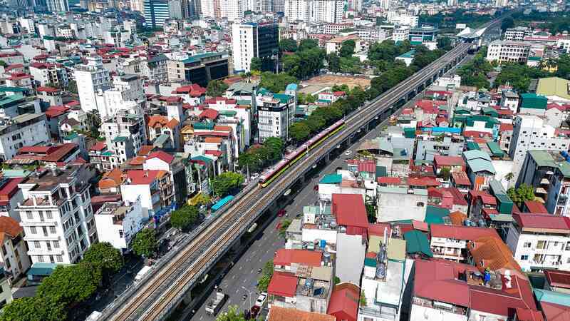 VIDEO: Người dân hào hứng trải nghiệm Metro Nhổn - ga Hà Nội sau 15 năm chờ đợi- Ảnh 12. VIDEO: Người dân hào hứng trải nghiệm Metro Nhổn - ga Hà Nội sau 15 năm chờ đợi- Ảnh 12.