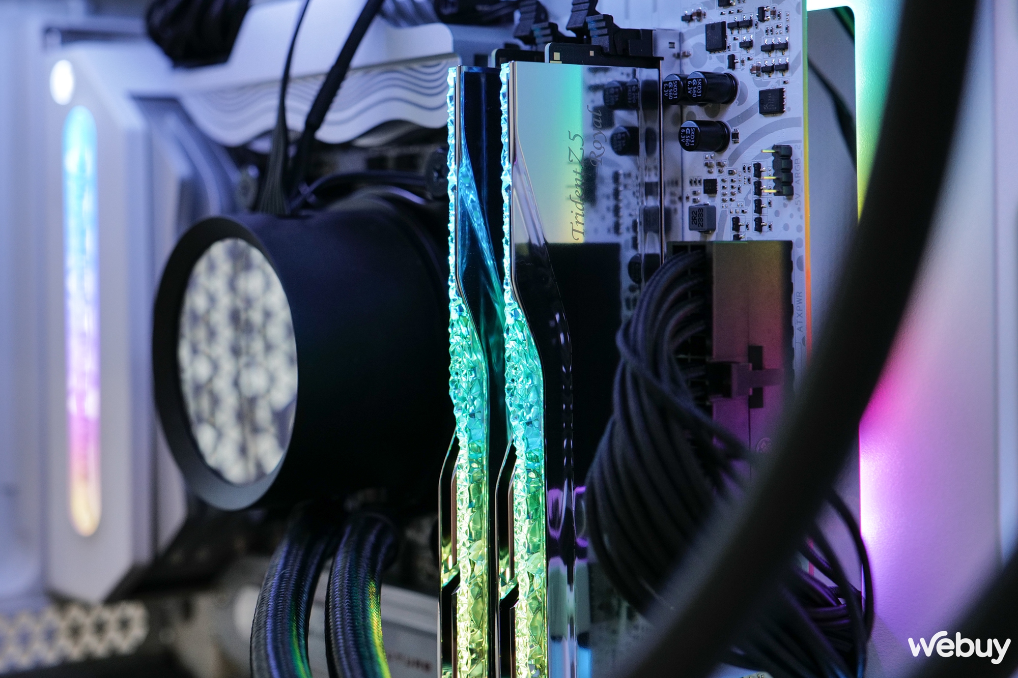 Đánh giá G.SKILL Trident Z5 Royal 7200MHz CL36: khi RAM cũng có hàng “luxury”- Ảnh 8. Đánh giá G.SKILL Trident Z5 Royal 7200MHz CL36: khi RAM cũng có hàng “luxury”- Ảnh 8.