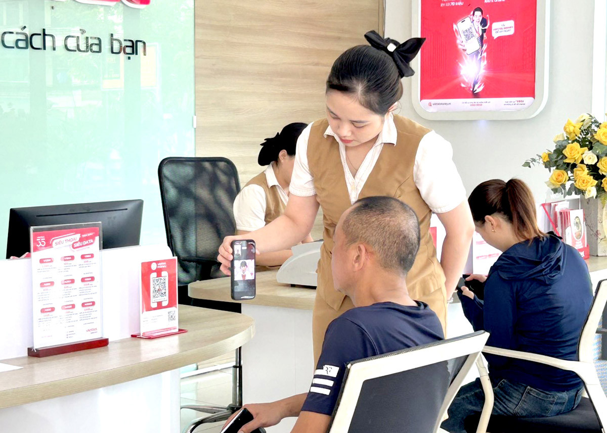 Hà Giang: Tích cực hỗ trợ người dân chuyển đổi thiết bị 2G