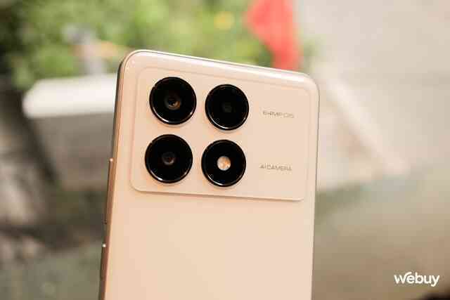 Điện thoại Xiaomi này giá chỉ hơn 5 triệu: Màn hình OLED cực đẹp, chip Dimensity 8300 Ultra 1,4 triệu điểm AnTuTu, pin 5.500mAh- Ảnh 3. Điện thoại Xiaomi này giá chỉ hơn 5 triệu: Màn hình OLED cực đẹp, chip Dimensity 8300 Ultra 1,4 triệu điểm AnTuTu, pin 5.500mAh- Ảnh 3.
