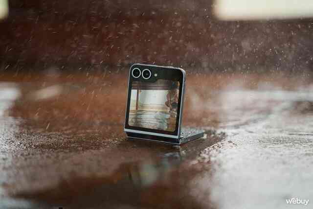 Mang Galaxy Z Flip6 vi vu Huế: Vui, tiện, có 3 tính năng AI vô cùng “được việc”- Ảnh 24. Mang Galaxy Z Flip6 vi vu Huế: Vui, tiện, có 3 tính năng AI vô cùng “được việc”- Ảnh 24.