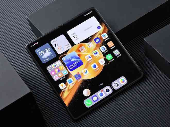 Honor ra mắt smartphone gập mỏng nhất thế giới tại IFA 2024- Ảnh 9. Honor ra mắt smartphone gập mỏng nhất thế giới tại IFA 2024- Ảnh 9.