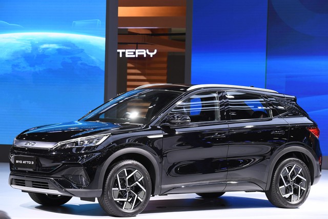 Khi bão đến, chủ xe BYD tại Úc biến tấm thảm cũ thành 'công nghệ bảo vệ' cao cấp bù đắp vào 'lỗi' thiết kế!- Ảnh 4. Khi bão đến, chủ xe BYD tại Úc biến tấm thảm cũ thành 'công nghệ bảo vệ' cao cấp bù đắp vào 'lỗi' thiết kế!- Ảnh 4.