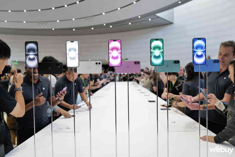 Trên tay trọn bộ 5 màu mới của iPhone 16 và iPhone 16 Plus: Nhìn ảnh tưởng xấu mà hóa ra đẹp không tưởng, giá chính hãng từ 22,99 triệu đồng