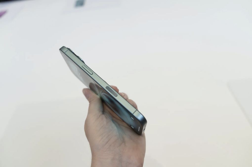 Tính năng "hot" nhất trên iPhone 16 đã có từ lâu trên smartphone Android