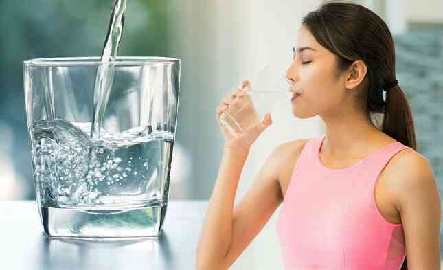 Trữ quá nhiều thực phẩm trong những ngày mưa bão tiềm ẩn rủi ro cho sức khoẻ- Ảnh 4. Trữ quá nhiều thực phẩm trong những ngày mưa bão tiềm ẩn rủi ro cho sức khoẻ- Ảnh 4.